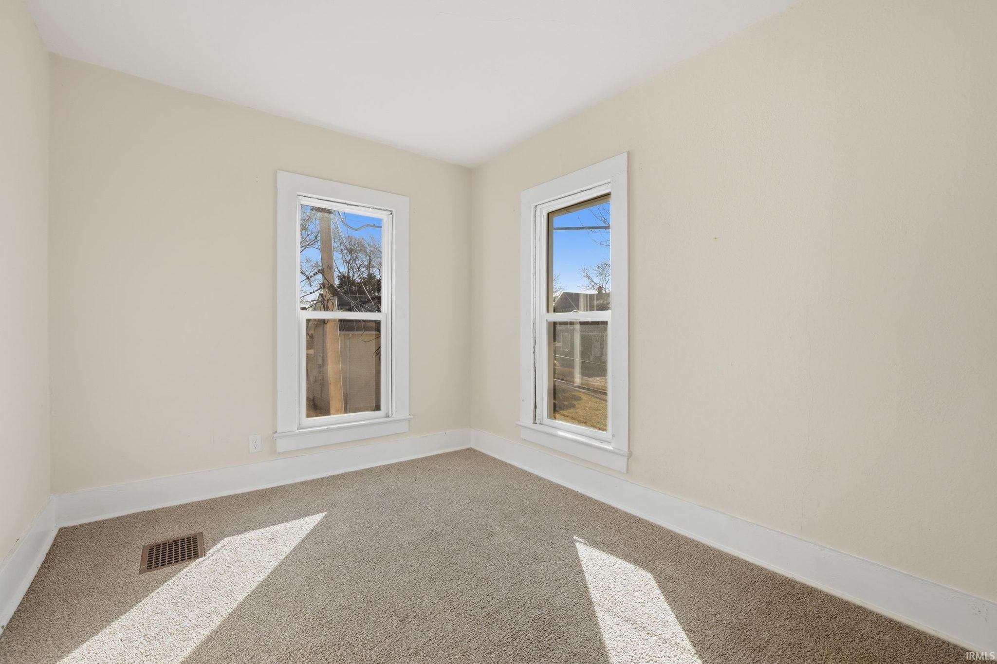 Image of 1829 Hoagland Avenue